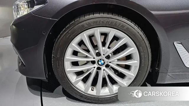 BMW 5 Series (G30) id 3307920 из Кореи 15