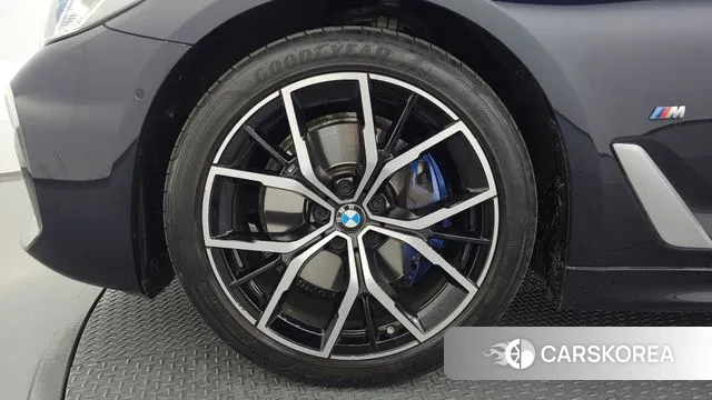 BMW 5 Series (G30) id 3467660 из Кореи 15