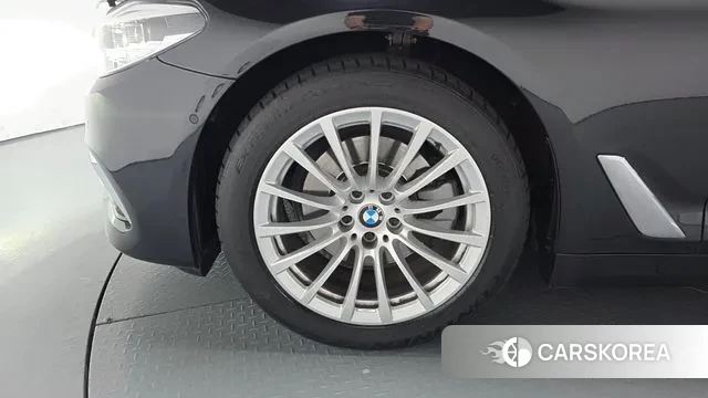 BMW 5 Series (G30) id 3391193 из Кореи 15