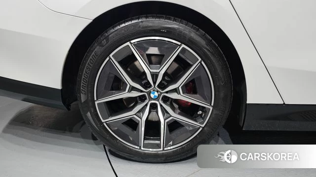 BMW 5 Series (G60) id 4413692 из Кореи 27