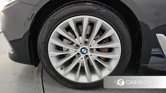 BMW 5 Series (G30) id 3433818 из Кореи 15