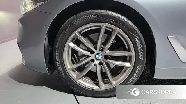 BMW 5 Series (G30) id 3703930 из Кореи 15