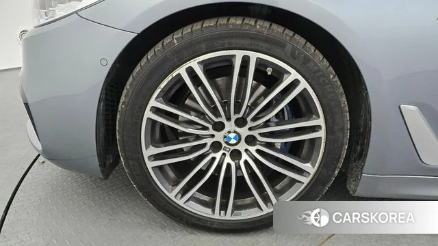 BMW 5 Series (G30) id 3820736 из Кореи 15