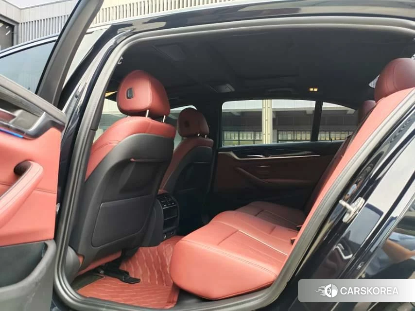 BMW 5 series PHEV 2021 Черный из Китая, фото 5