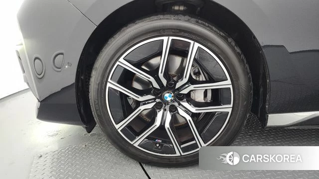 BMW 7 Series (G70) id 4602196 из Кореи 32