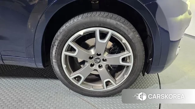 Maserati Levante id 3690380 из Кореи 15