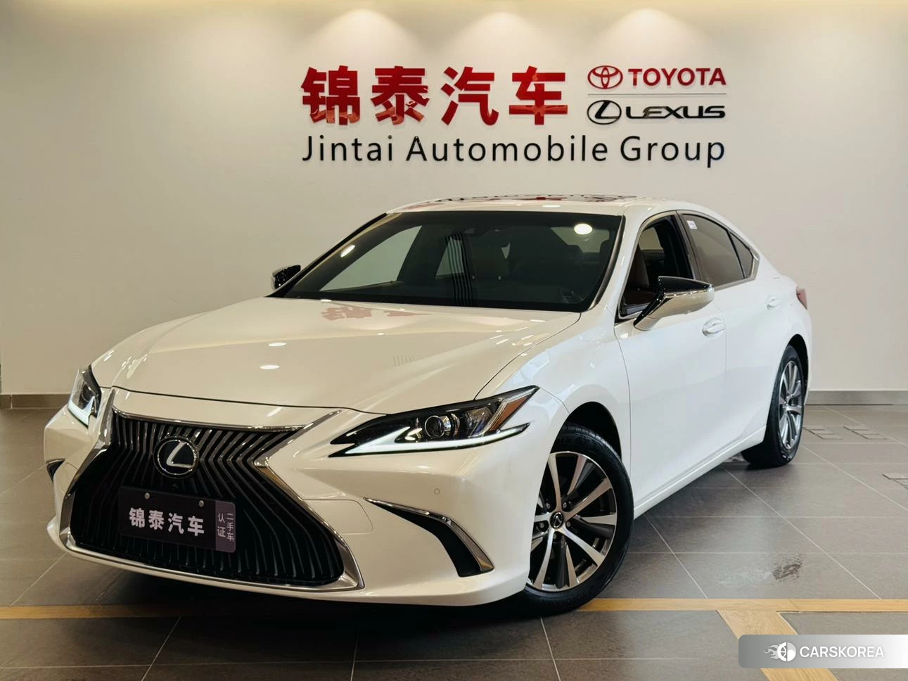 Lexus ES id 4405779 из Китая 21