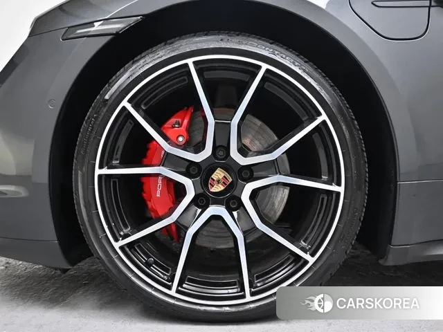 Porsche Taycan id 3605495 из Кореи 15