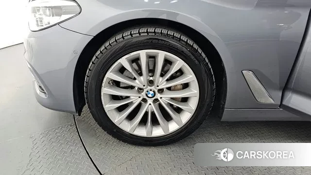 BMW 5 Series (G30) id 3330737 из Кореи 15