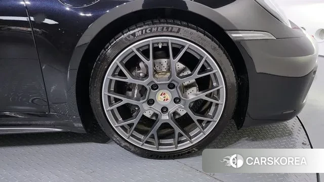 Porsche 911(992) id 3607263 из Кореи 15