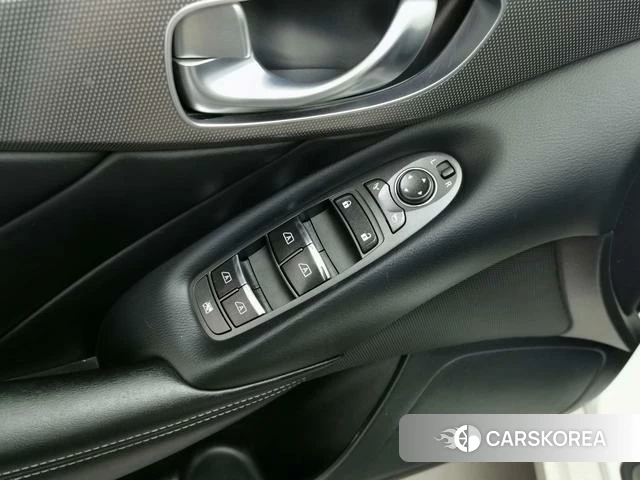 Infiniti Q50L id 4254317 из Китая 15