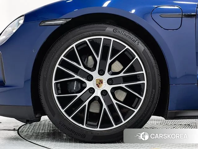 Porsche Taycan id 3353549 из Кореи 13