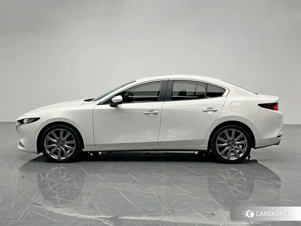 Mazda 3 id 4659712 из Китая 16