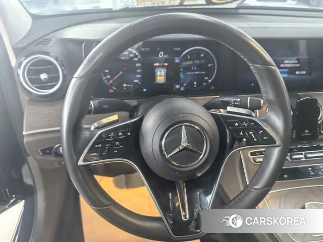 Mercedes-Benz E-class id 4263739 из Китая 19