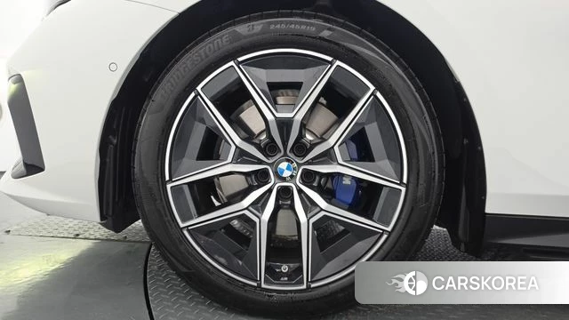 BMW 5 Series (G60) id 4870542 из Кореи 31