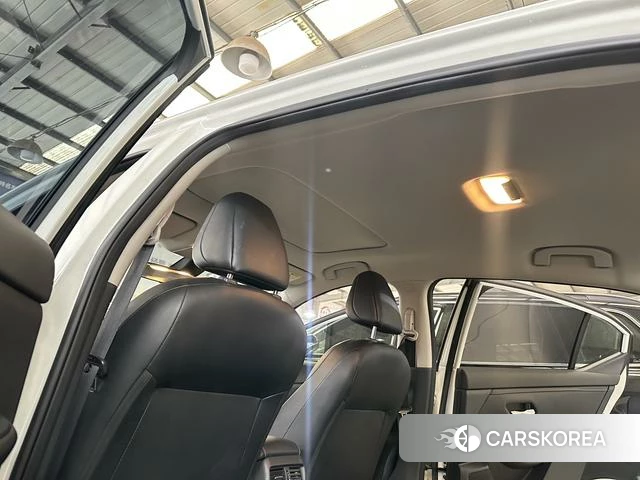 Nissan Xuan Yi 2024 Белый из Китая, фото 5