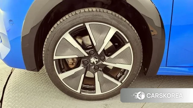 Peugeot e-208 second Generation id 3535519 из Кореи 15