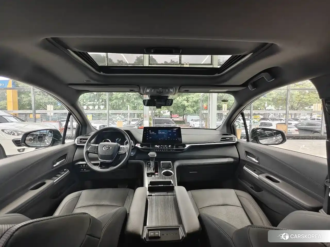 Toyota Sienna id 4601842 из Китая 18