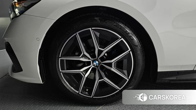 BMW 5 Series (G60) id 4515971 из Кореи 29