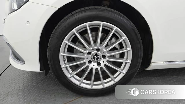Mercedes-Benz E-Class W213 id 4401676 из Кореи 31