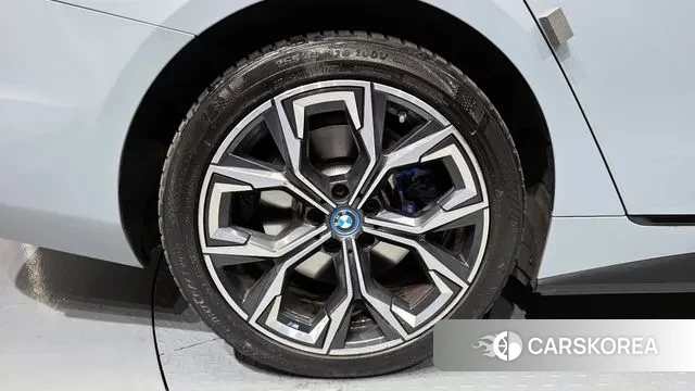 BMW i4 id 3572116 из Кореи 15