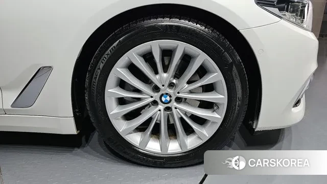 BMW 5 Series (G30) id 3505491 из Кореи 15