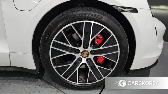 Porsche Taycan id 4231781 из Кореи 25