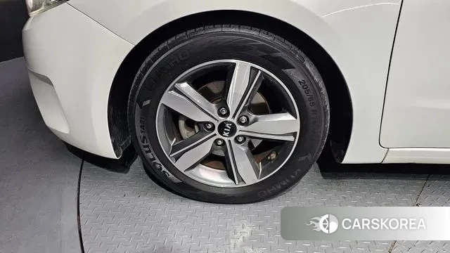 Kia The New K3 id 3641777 из Кореи 15