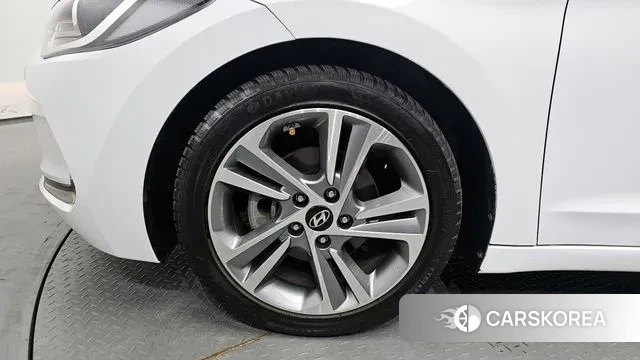 Hyundai Avante AD id 2981955 из Кореи 15