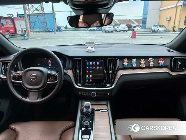 Volvo S60 2023 Белый из Китая, фото 5