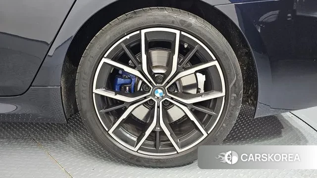 BMW 5 Series (G30) id 3432017 из Кореи 15