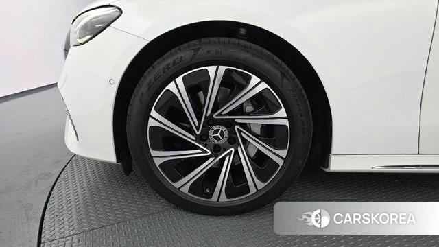 Mercedes-Benz E-Class W214 id 4584590 из Кореи 27