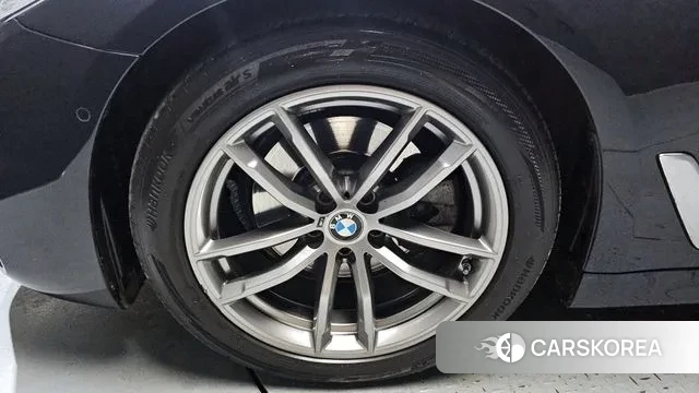 BMW 5 Series (G30) id 3552364 из Кореи 15