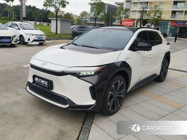 Toyota FAW bZ4X 2023 Белый из Китая, фото 6