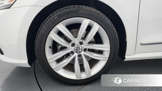 Volkswagen The New Passat id 4197066 из Кореи 31