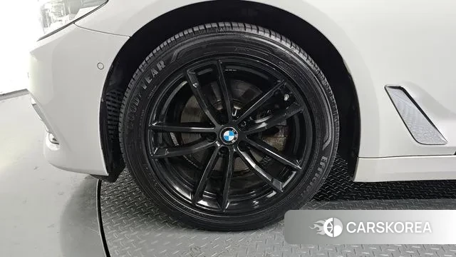 BMW 5 Series (G30) id 3666405 из Кореи 15