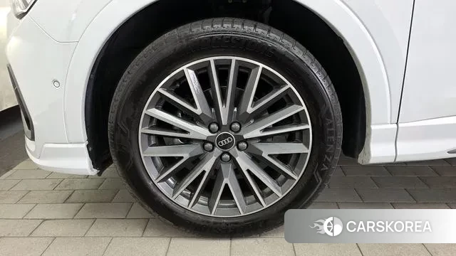 Audi Q3 (F3) id 3721479 из Кореи 16