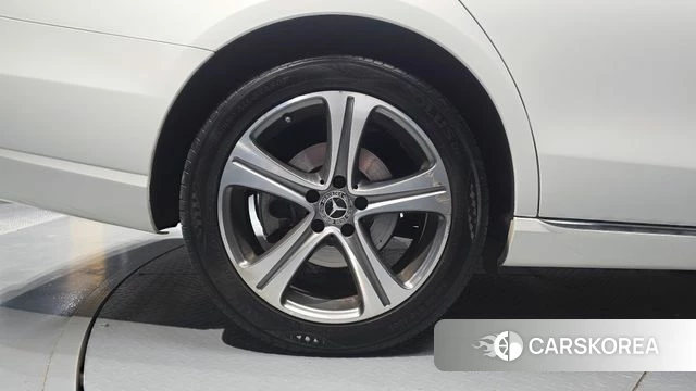 Mercedes-Benz E-Class W213 id 4689282 из Кореи 31