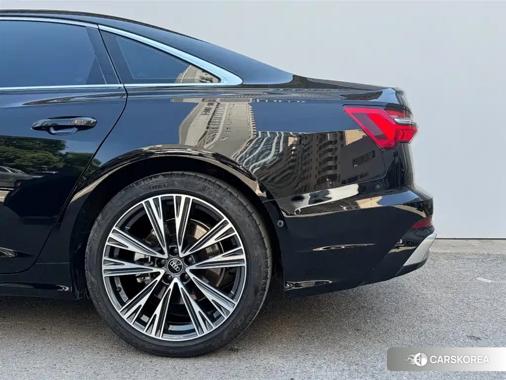 Audi A6L id 4546562 из Китая 22
