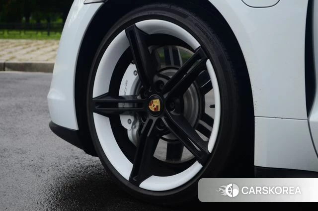 Porsche Taycan id 4535345 из Кореи 15