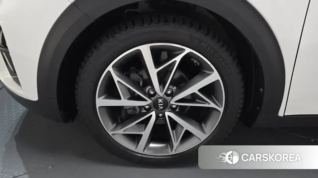 Kia The New Niro id 3017672 из Кореи 15