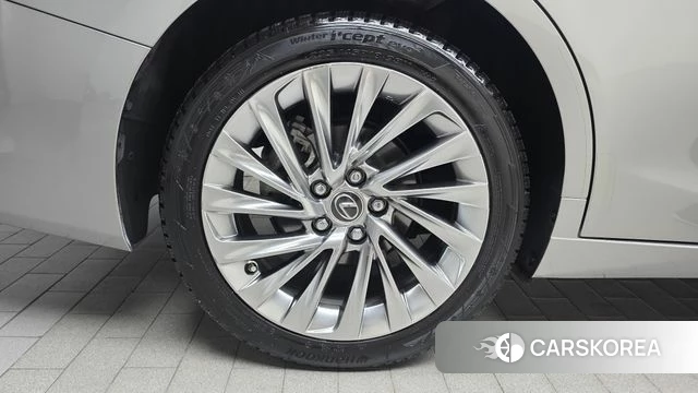 Lexus ES300h 7th generation id 3870356 из Кореи 15