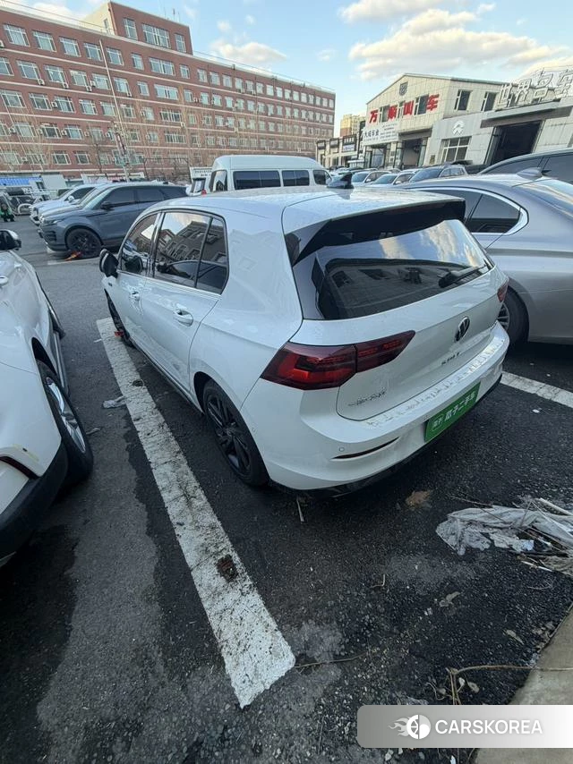 Volkswagen Golf 2023 Белый из Китая, фото 6