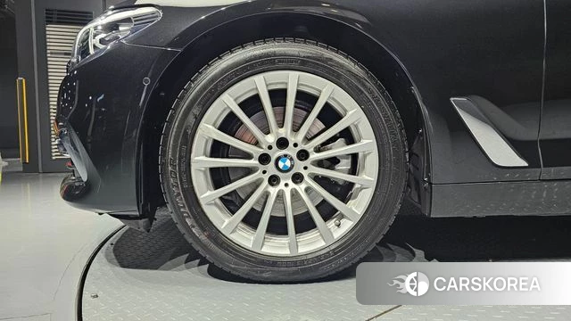 BMW 5 Series (G30) id 3885962 из Кореи 15