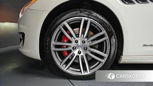 Maserati Quattroporte id 4605252 из Кореи 27