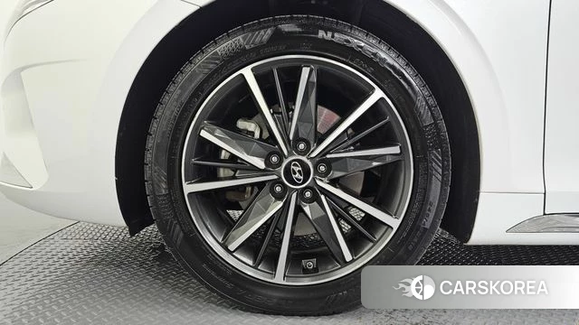 Hyundai The New Grandeur IG id 4702010 из Кореи 25