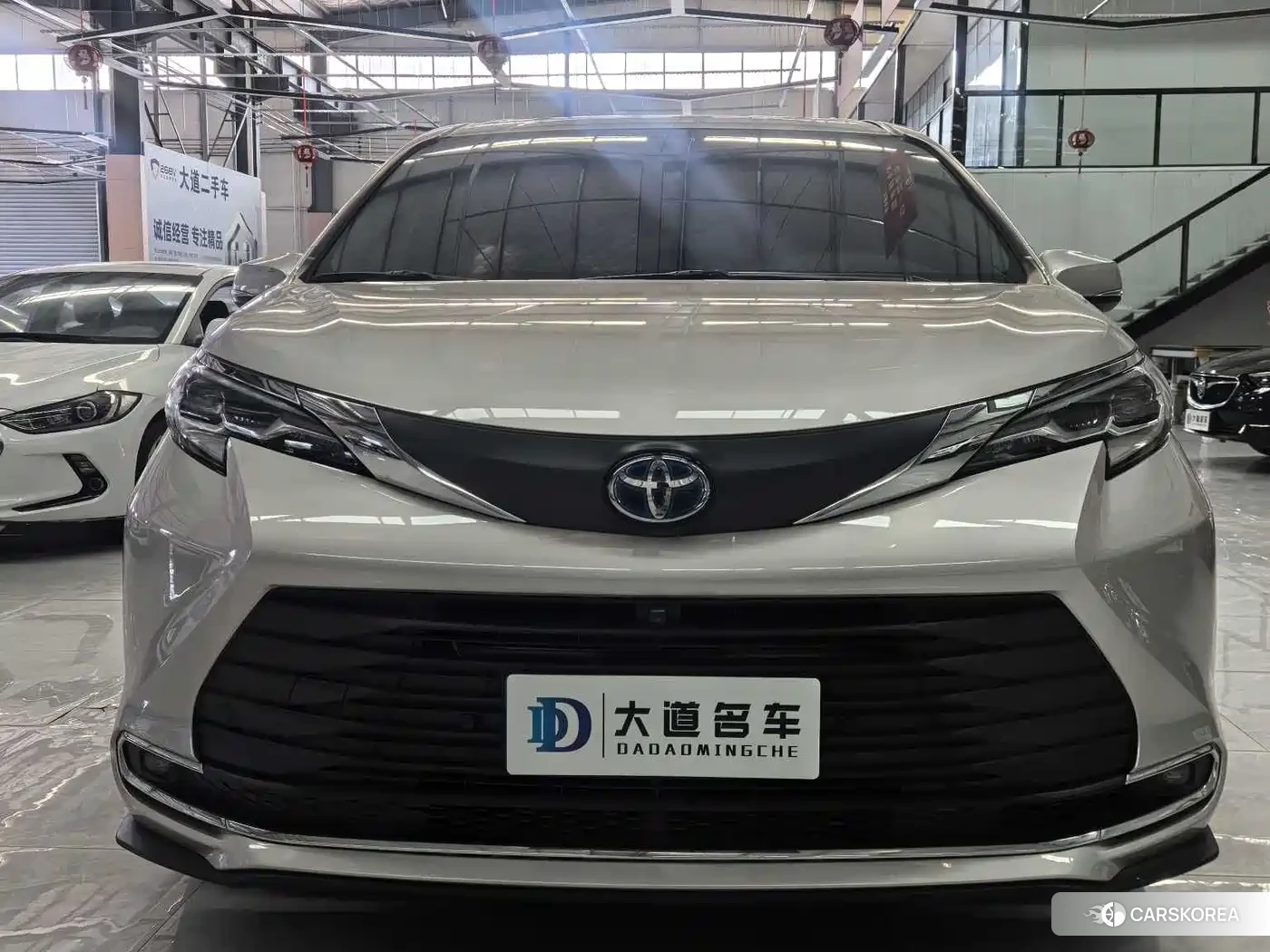 Toyota Sienna id 4547251 из Китая 11