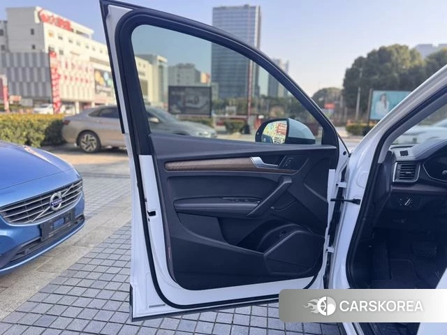 Audi Q5L id 4265059 из Китая 10