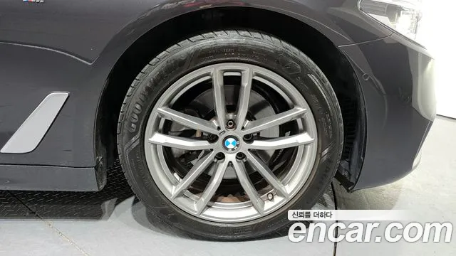 BMW 5 Series (G30) id 2850812 из Кореи 15