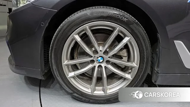 BMW 5 Series (G30) id 3656092 из Кореи 15